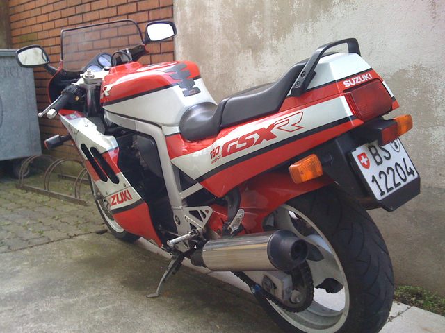Suzuki GSXR-750 – Foto 2